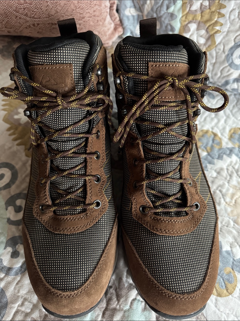 Ozark Trail Brown and Gray Men's Hiking Boots 10 1/2. Excellent Condition